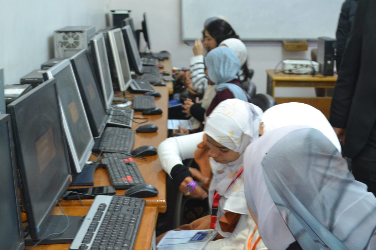 شرح عملي داخل المركز العلمي ببني سويف